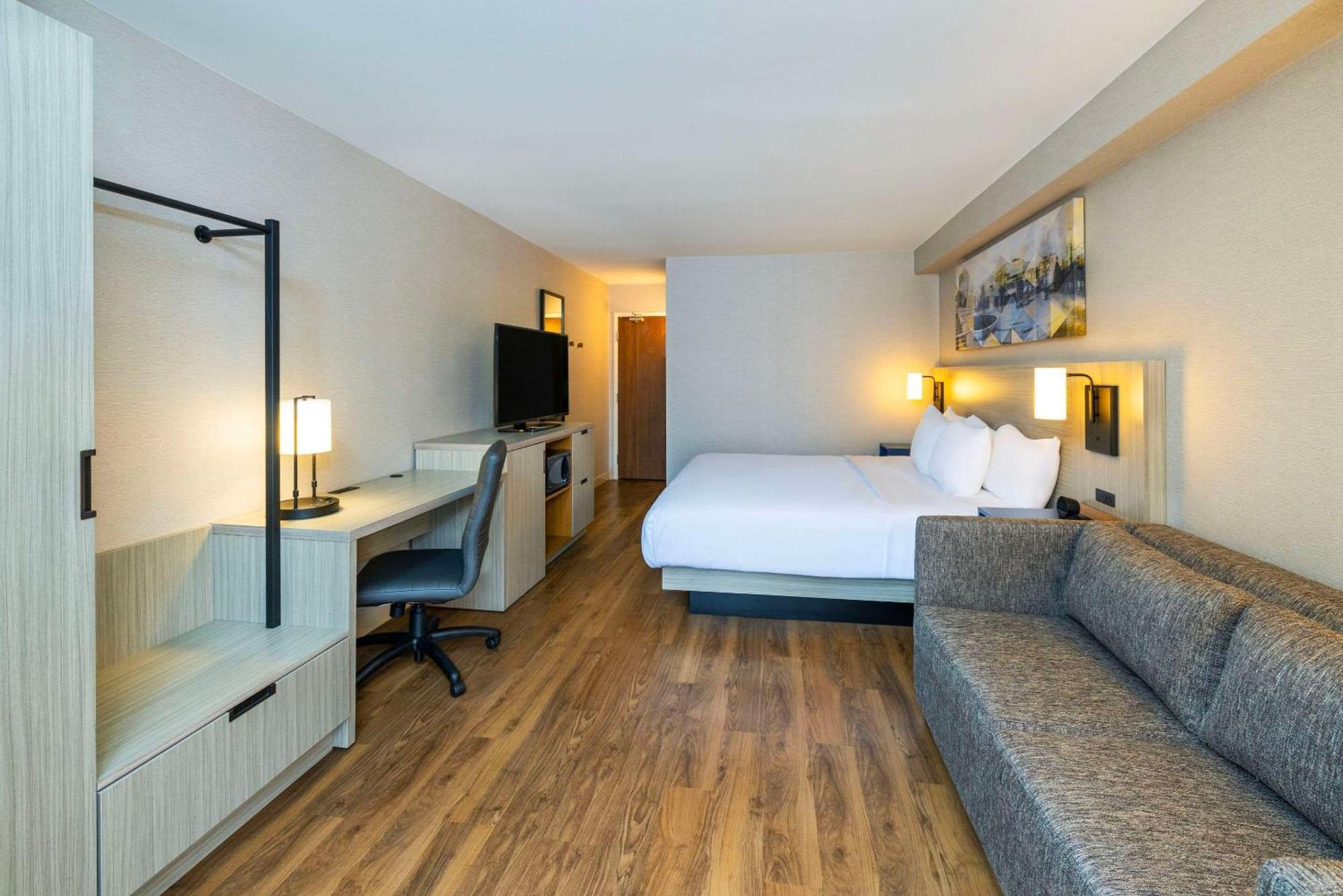 Comfort Inn Moncton East Exterior foto
